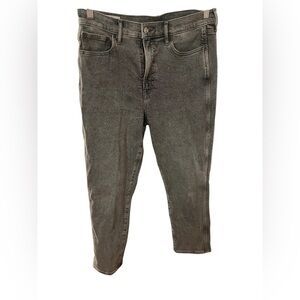 GAP women’s  Charcoal Skinny Jeans